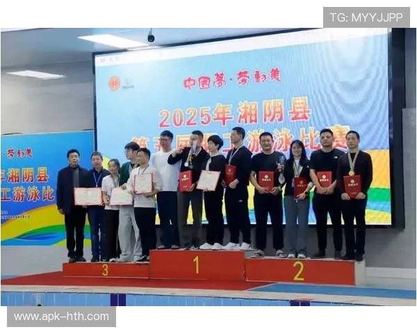 企业职工游泳比赛举行,增强团队凝聚力。 企业职工游泳比赛举行,增强团队凝聚力。